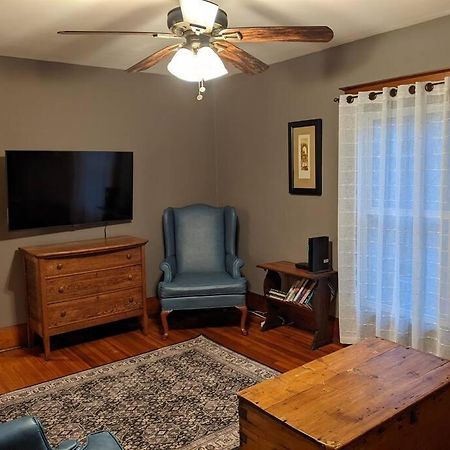 Large Bakery Apartment - Central Downtown Location Fredonia Eksteriør bilde